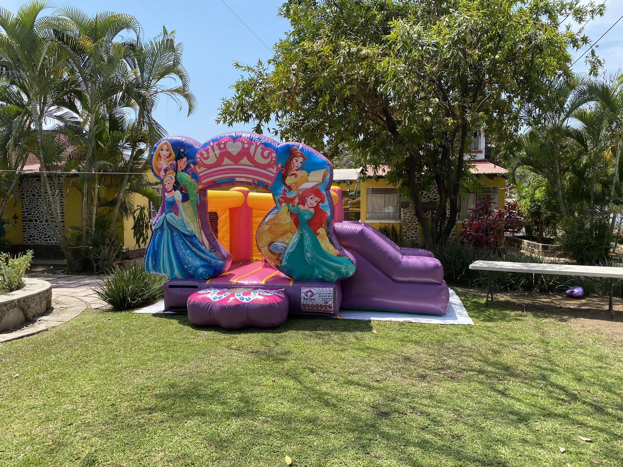 Cabina 360 con decoración elegante